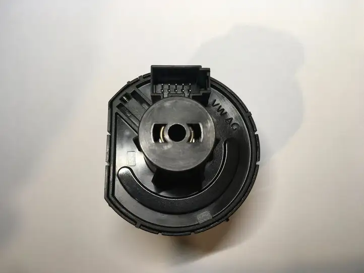 Skoda Octavia Mk3 (5E) (2013 - 2019) 5E0941431D Включатель фонарей — фото 2