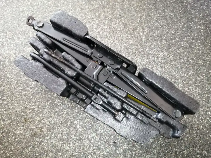 Hyundai Santa Fe (2005 - 2009) Домкрат — фото 1