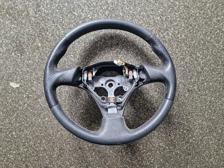 Toyota Yaris (1999 - 2003) Руль — фото 1