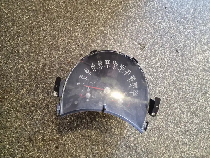 Volkswagen New Beetle (1997 - 2005) Спидометр — фото 1