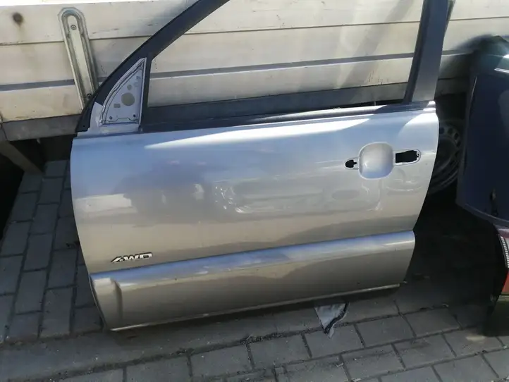 Kia Sportage (2004 - 2008) Дверь — фото 1