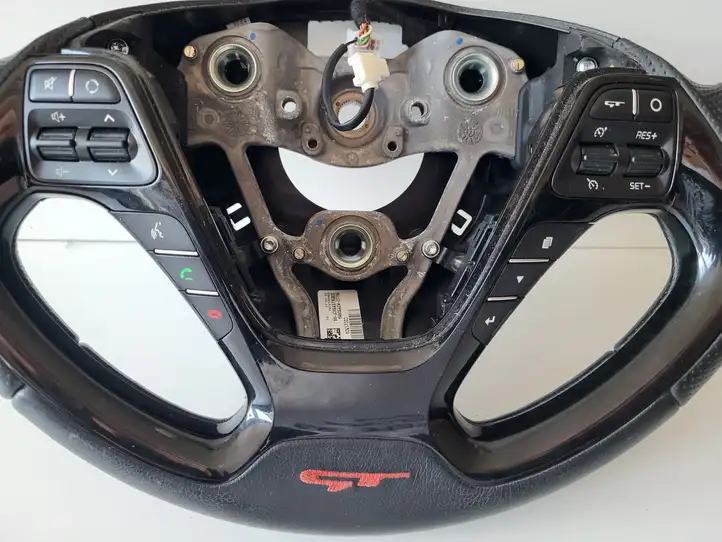 Kia Ceed (2015 - 2018) Руль — фото 2