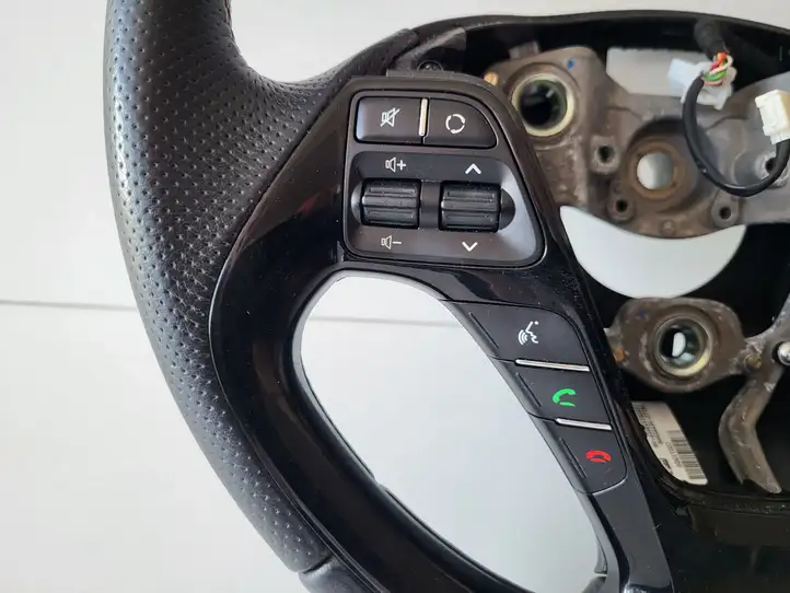 Kia Ceed (2015 - 2018) Руль — фото 8
