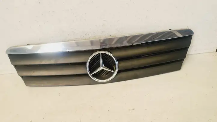 Mercedes-Benz A W168 (1997 - 2004) 1688800983 Верхняя решетка радиатора — фото 1
