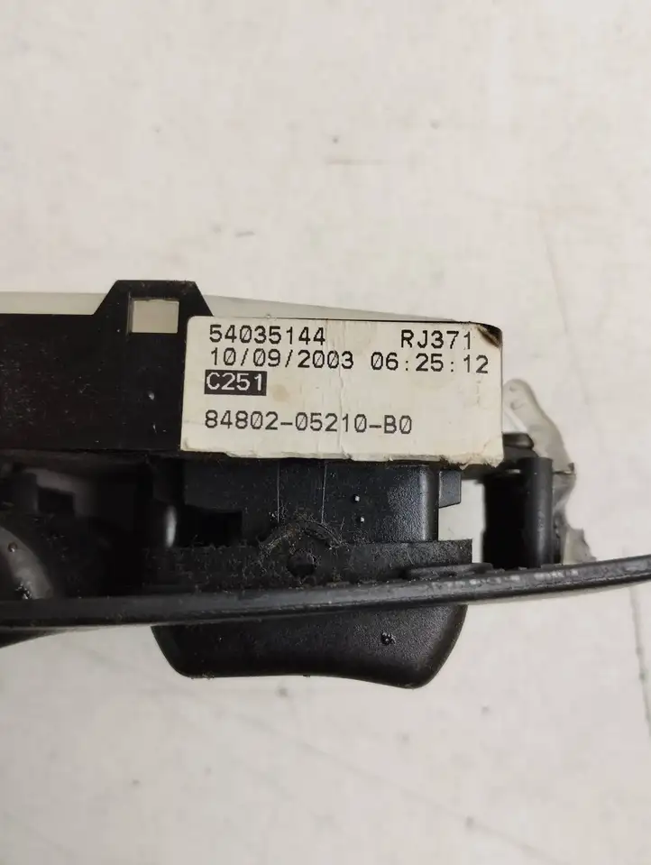 Toyota Avensis T250 (2006 - 2009) 8480205210B0 Блок кнопок стеклоподъемников — фото 2