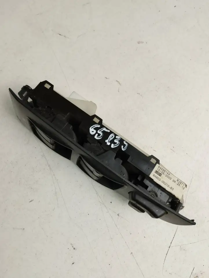 Toyota Avensis T250 (2006 - 2009) 8480205210B0 Блок кнопок стеклоподъемников — фото 4