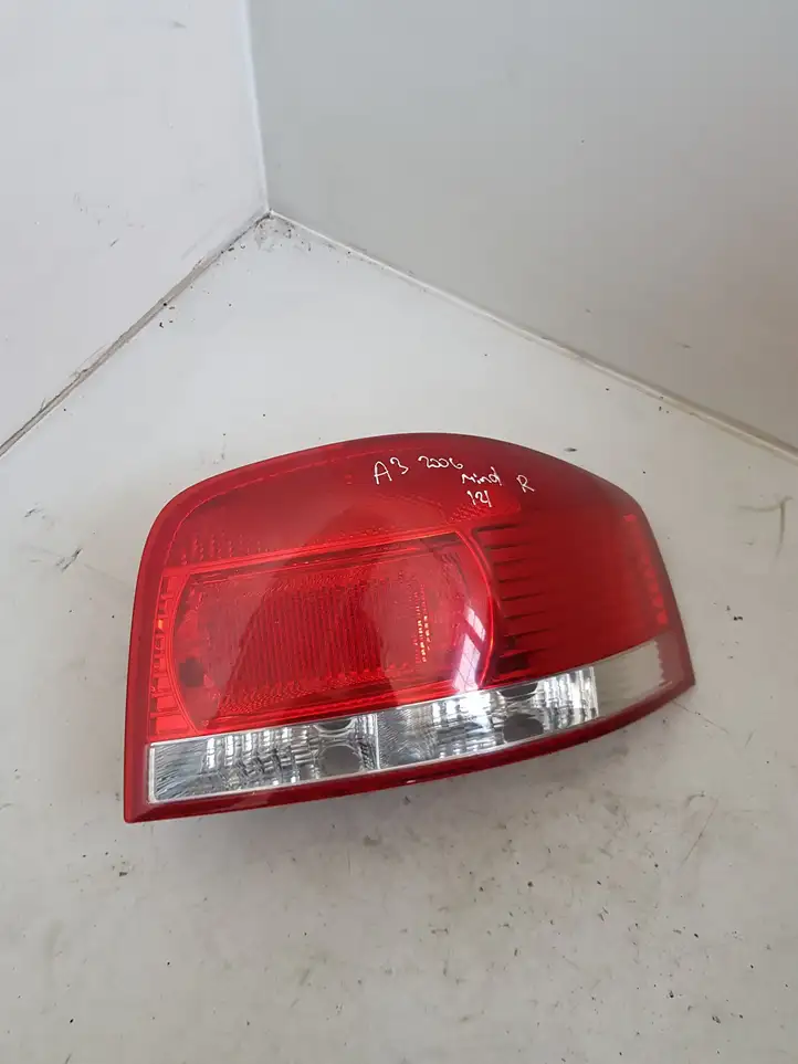 Audi A3/S3 8P (2004 - 2008) 8P0945096 Задний фонарь в кузове — фото 2