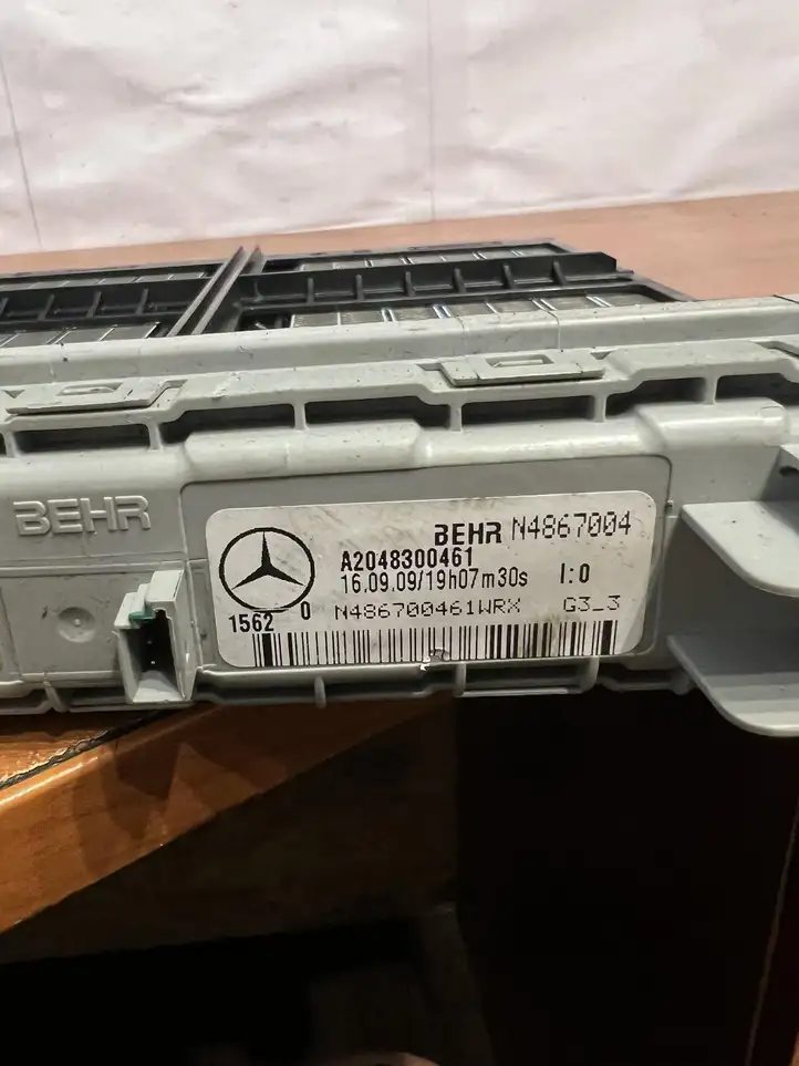 Mercedes-Benz C W204 (2007 - 2014) A2048300461 Электрический отопитель салона — фото 5