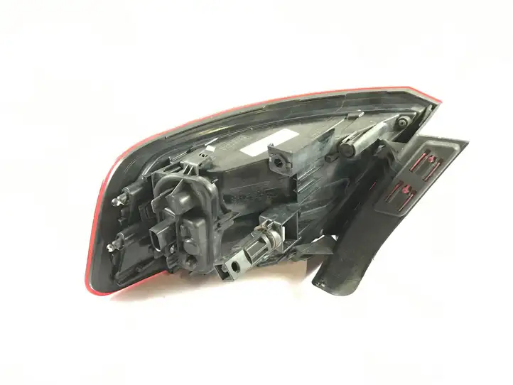 Audi A3/S3 8V (2012 - 2016) 8V4945095C Задний фонарь в кузове — фото 4