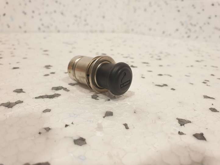 Subaru Legacy (2003 - 2009)  86713AE000 Прикуриватель