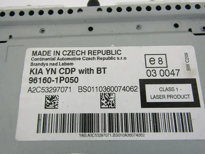 Kia Venga (2010 - 2014) Магнитола / мультимедийная система — фото 3