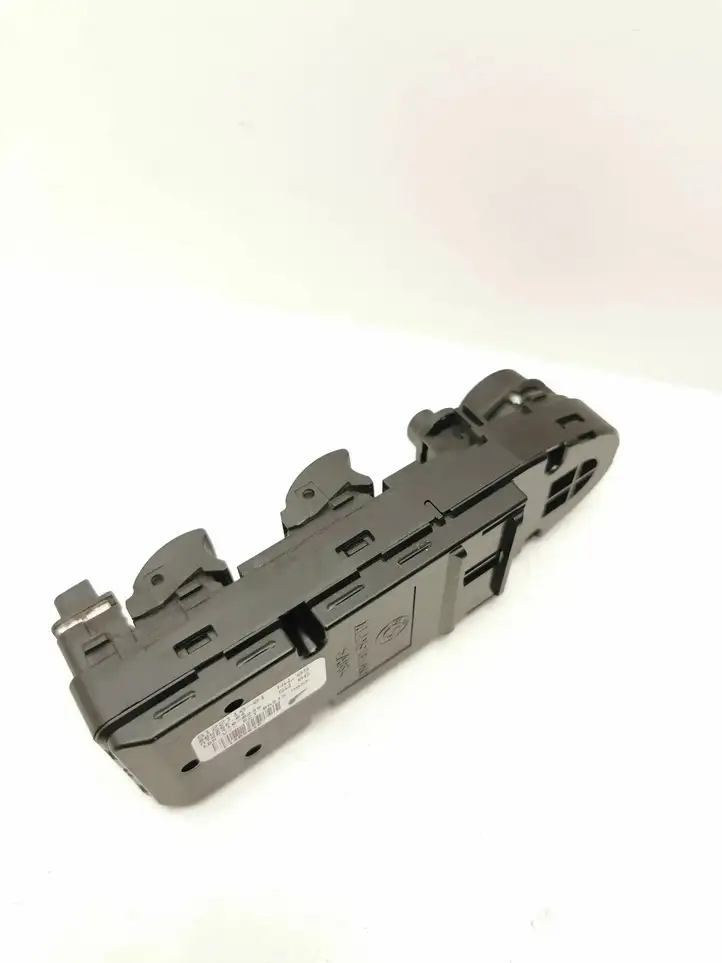 BMW 5 E60 E61 (2004 - 2010) 9122110 Кнопка стеклоподъемников — фото 2