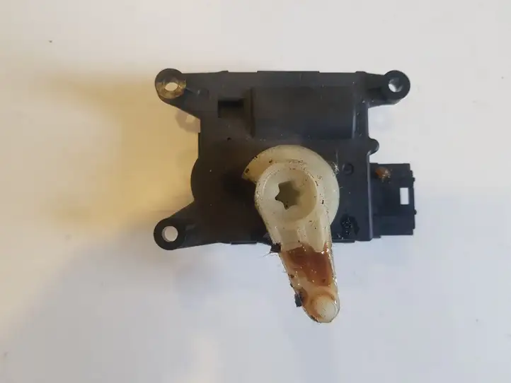 Nissan Juke I F15 (2010 - 2018) T1008566R Двигатель задвижки потока воздуха — фото 2