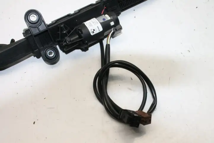 BMW 4 F32 F33 (2013 - 2017) 7307915 Регулятор ремня безопасности — фото 4