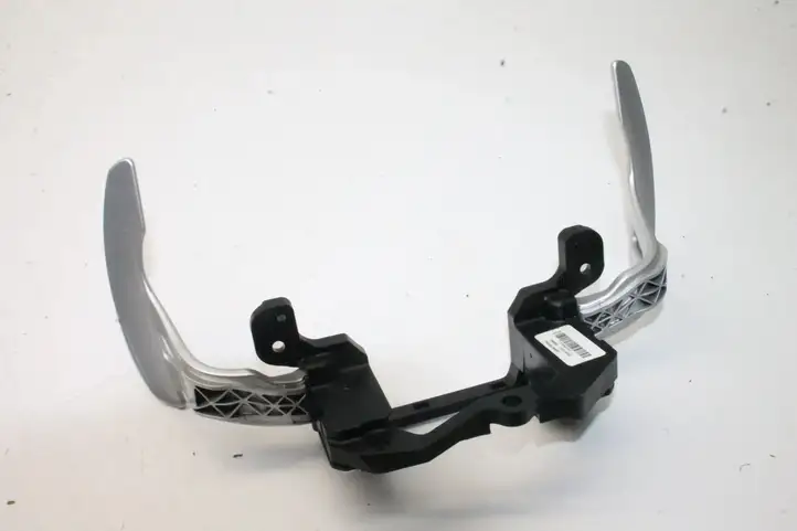 Mitsubishi Outlander (2018 - 2021) 2401A008 Кнопки на рулевом колесе — фото 3