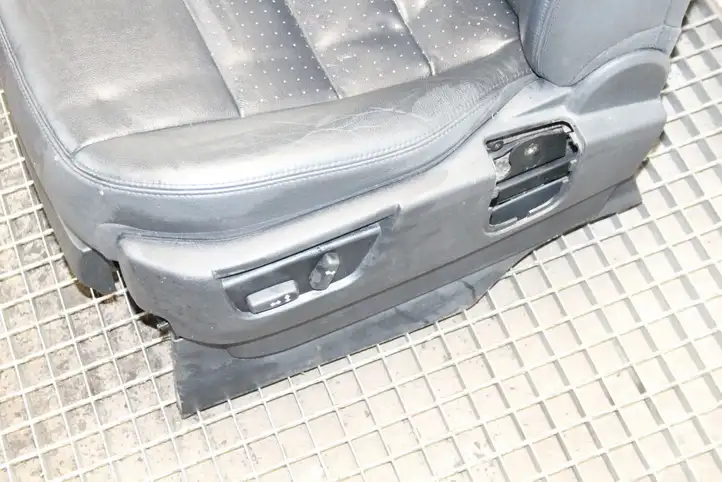 Land Rover Discovery 3 - LR3 (2004 - 2009) Переднее сиденье водителя — фото 2