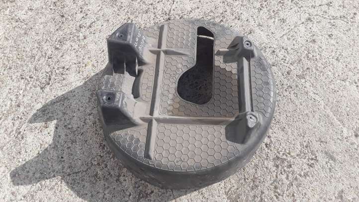 Dodge Journey (2007 - 2011)  05178181AB Отделка отсека запасного колеса