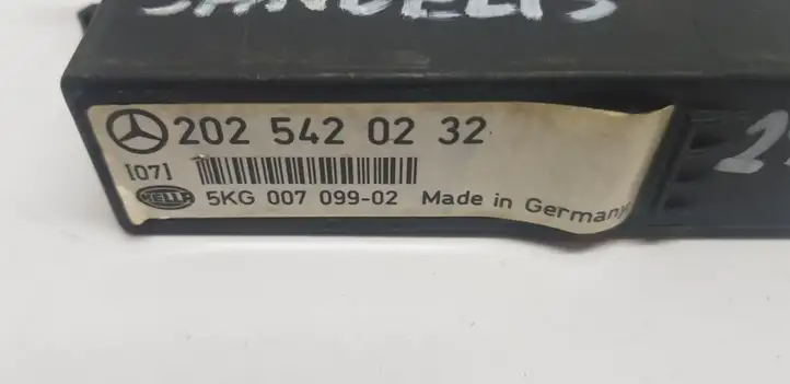 Mercedes-Benz C W203 (2000 - 2007) 2025450232 Прочие блоки управления — фото 2