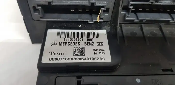 Mercedes-Benz E W211 (2002 - 2009) 2115453901 Блок предохранителей — фото 3