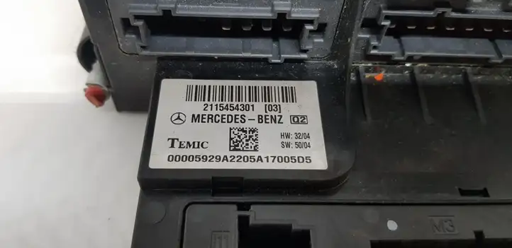 Mercedes-Benz E W211 (2002 - 2009) 2115454301 Блок предохранителей — фото 3