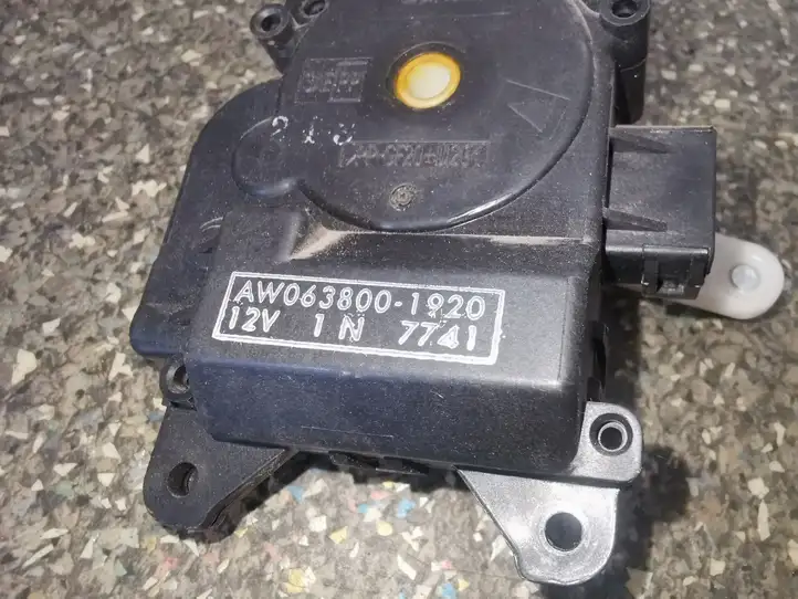 Subaru Outback (2009 - 2014) 0638001920 Двигатель задвижки потока воздуха — фото 3