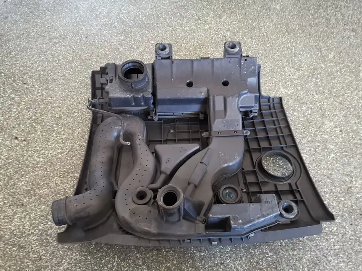 Audi A3/S3 8P (2004 - 2008) 03C129607AB Крышка двигателя декоративная — фото 2