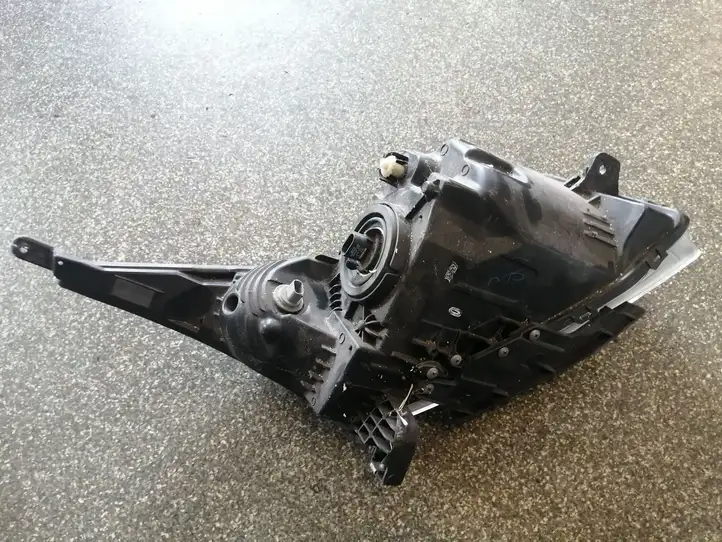 Chevrolet Cruze (2012 - 2015) Передняя фара — фото 8