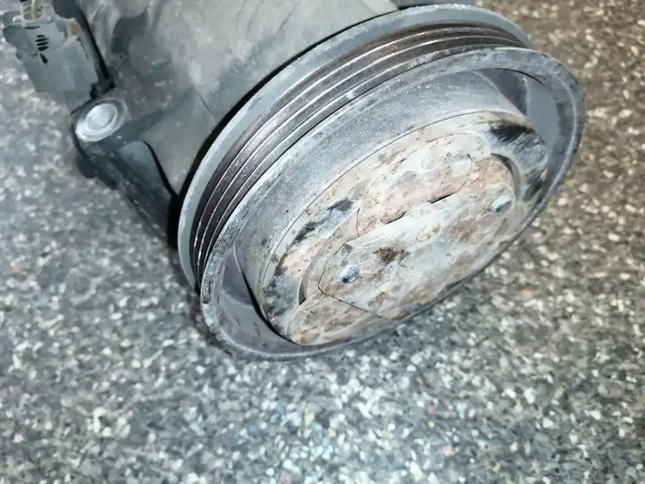 Nissan Micra (2003 - 2007) Компрессор (насос) кондиционера воздуха — фото 1