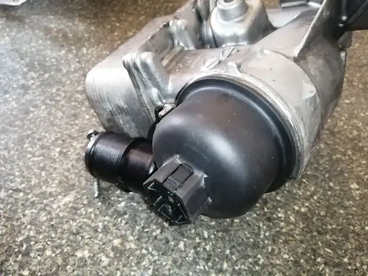 Nissan X-Trail T31 (2007 - 2014) 8200797762 Кронштейн масляного фильтра — фото 2