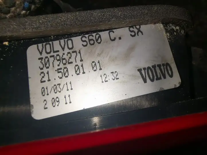 Volvo S60 (2010 - 2013) 30796271 Задний фонарь в крышке багажника — фото 4