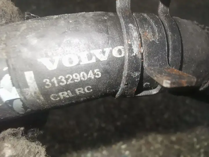 Volvo S60 (2010 - 2013) 31329045 Трубка подачи воздуха — фото 3