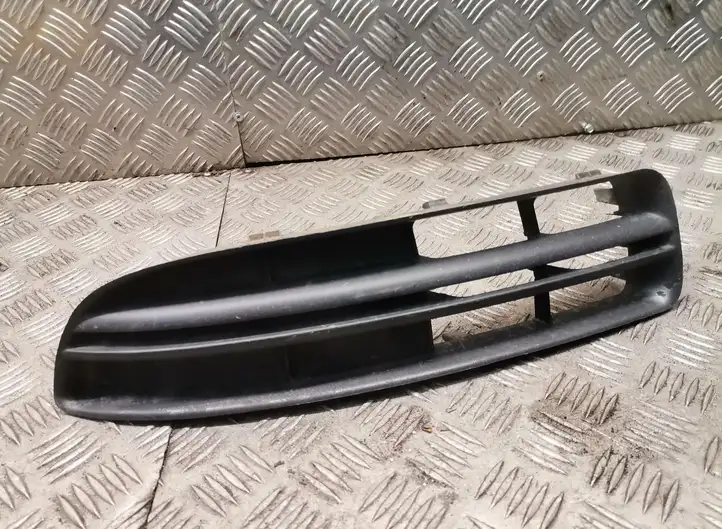 Skoda Superb B5 (3U) (2001 - 2008)   Нижняя решётка (из трех частей)