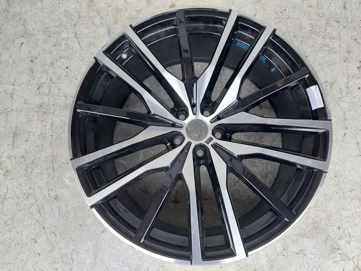 BMW X6 G06 (2019 - ) 8090013 Легкосплавный колесный диск R22 — фото 1