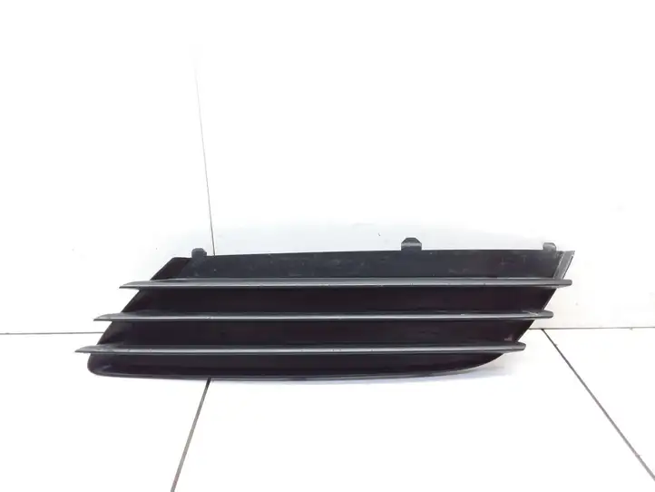 Opel Astra H (2004 - 2009) 13117250 Нижняя решетка переднего бампера — фото 1