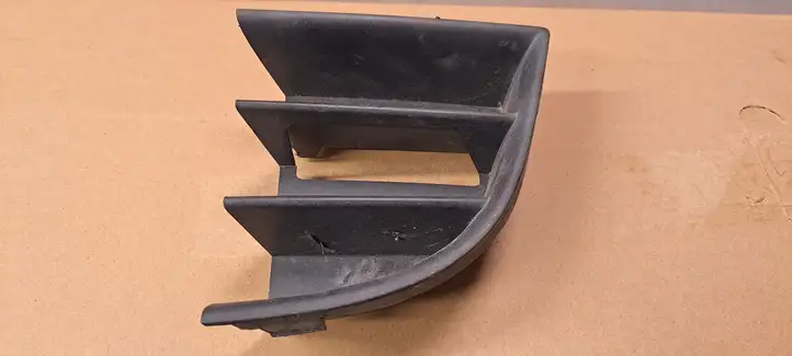 Skoda Octavia Mk2 (1Z) (2004 - 2013)  1Z0853665C Нижняя решётка (из трех частей)