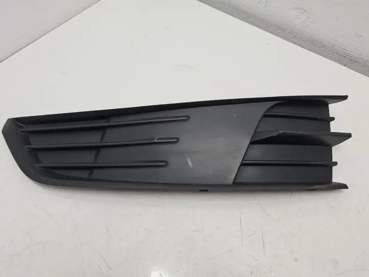 Skoda Fabia Mk3 (NJ) (2015 - 2021) 6V0807367 Решетка противотуманной фары — фото 1