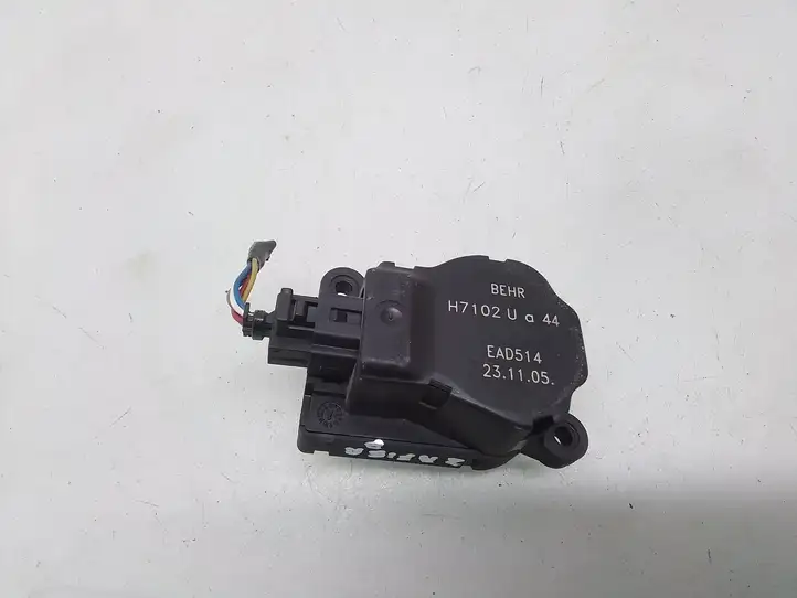 Opel Zafira (2003 - 2006)  H7102UA44 Двигатель задвижки потока воздуха