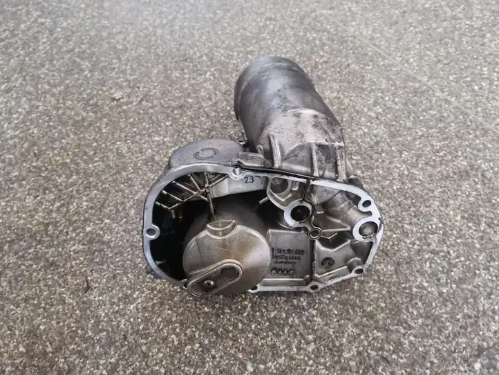 Audi A6 S6 C5 4B (2001 - 2004) 059115405G Кронштейн масляного фильтра — фото 2