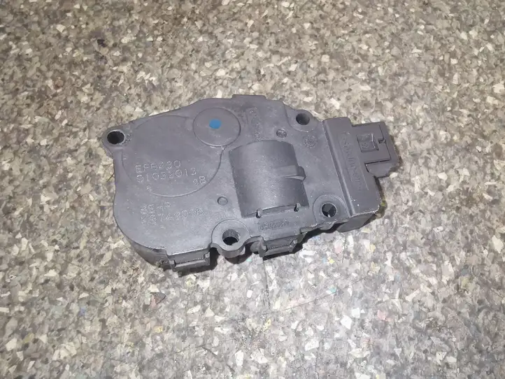 Audi A4 S4 B8 8K (2011 - 2015) EFB430 Двигатель задвижки потока воздуха — фото 2