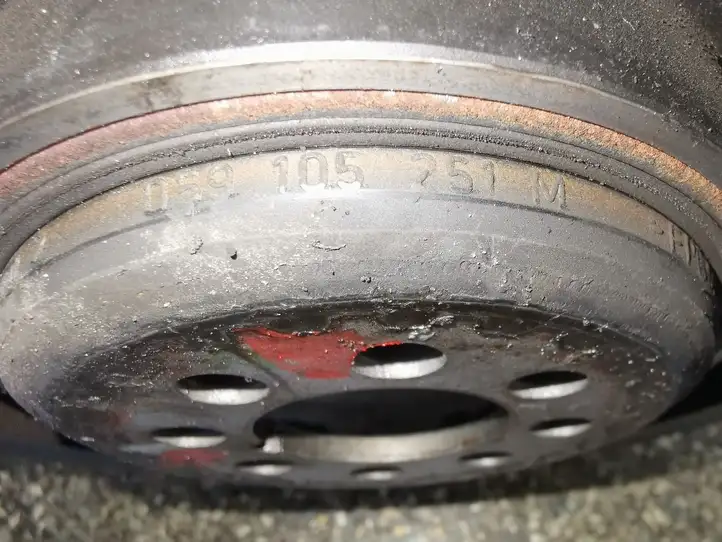 Audi A6 S6 C5 4B (2001 - 2004) 059105251M Шкив коленчатого вала — фото 3