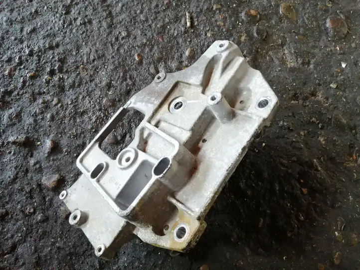 Nissan Juke I F15 (2010 - 2018) Кронштейн двигателя — фото 3