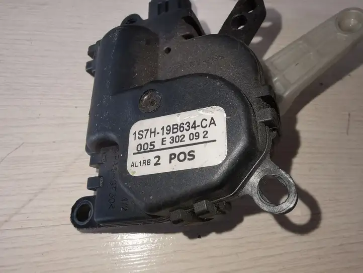 Ford Mondeo Mk III (2000 - 2007) 1S7H19B634CA Двигатель задвижки потока воздуха — фото 3