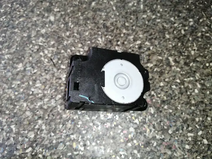 Nissan Juke I F15 (2010 - 2018) T1007781T Двигатель задвижки потока воздуха — фото 1