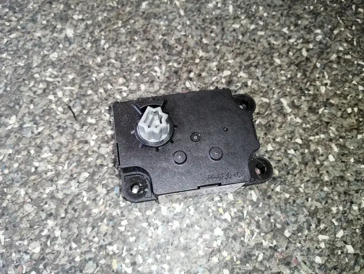 Nissan Juke I F15 (2010 - 2018) T1007781T Двигатель задвижки потока воздуха — фото 2