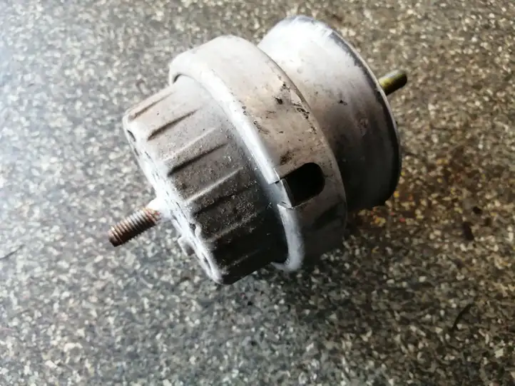 Audi A6 S6 C6 4F (2008 - 2011) 4F0199382AS Опора двигателя — фото 3