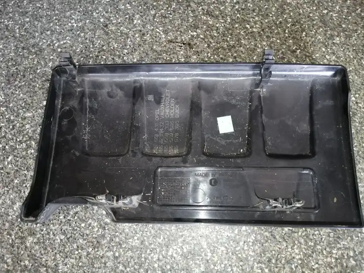 Buick Encore I (2012 - 2019) 55561431 Крышка двигателя декоративная — фото 2