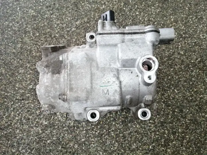 Toyota Yaris (2012 - 2014) 0422001041 Компрессор (насос) кондиционера воздуха — фото 1
