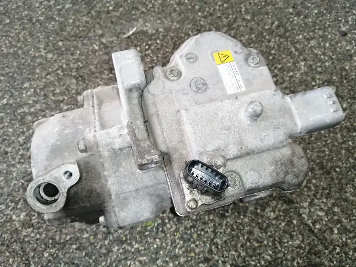 Toyota Yaris (2012 - 2014) 0422001041 Компрессор (насос) кондиционера воздуха — фото 3