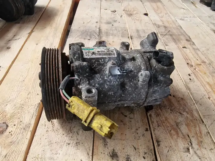 Ford Focus (2005 - 2008) 9659875780 Компрессор (насос) кондиционера воздуха — фото 1