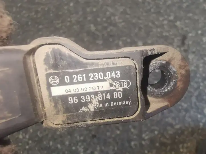 Peugeot 307 CC (2001 - 2005) 0261230043 Датчик давления воздуха впуска — фото 3